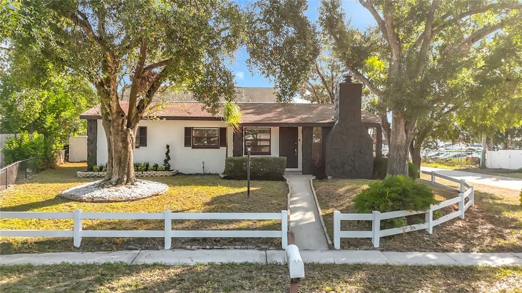 For Sale: $334,500 (3 beds, 1 baths, 1183 Square Feet)