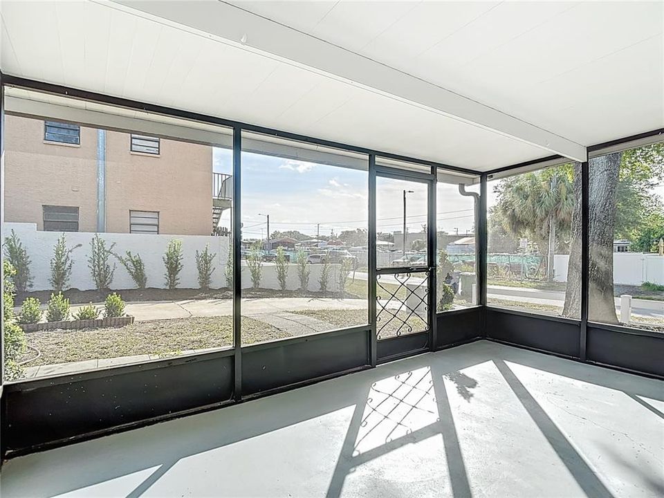 For Sale: $334,500 (3 beds, 1 baths, 1183 Square Feet)