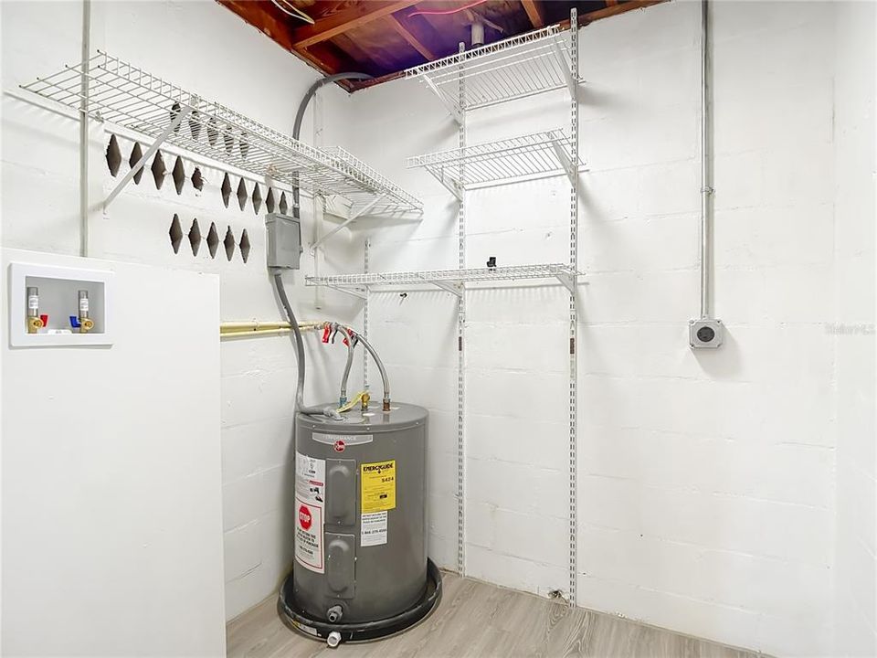 For Sale: $334,500 (3 beds, 1 baths, 1183 Square Feet)