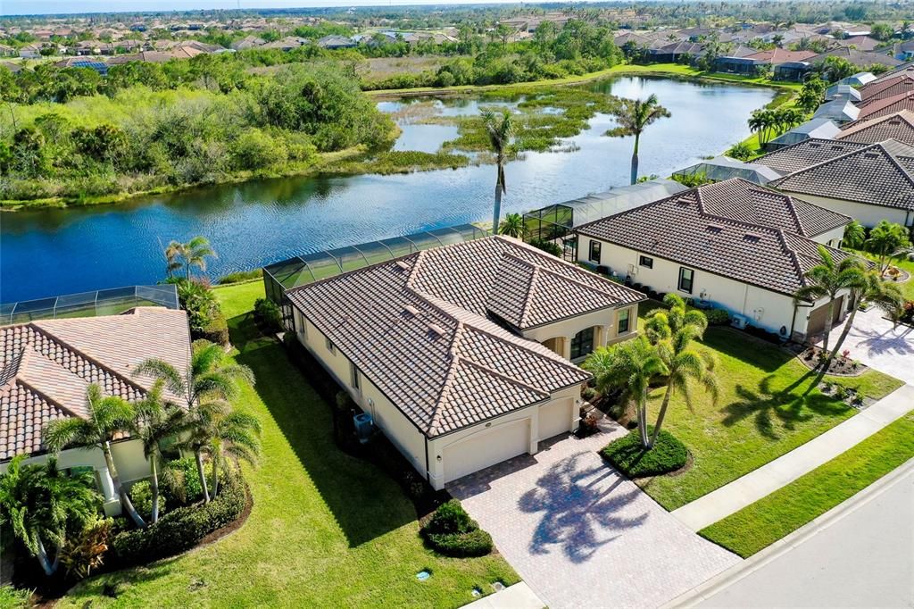 For Sale: $760,000 (4 beds, 2 baths, 2365 Square Feet)