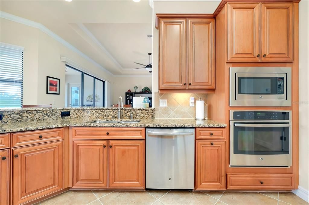 For Sale: $760,000 (4 beds, 2 baths, 2365 Square Feet)