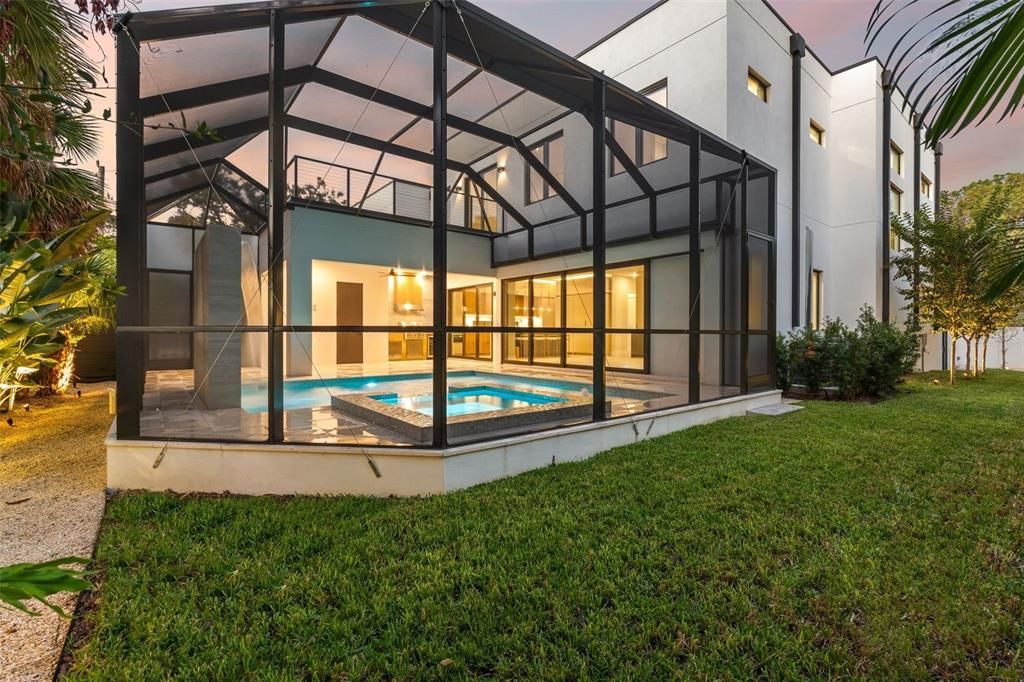 Activo con contrato: $2,199,000 (4 camas, 4 baños, 2872 Pies cuadrados)