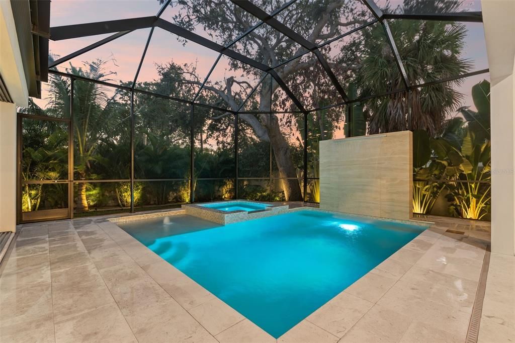 Activo con contrato: $2,199,000 (4 camas, 4 baños, 2872 Pies cuadrados)