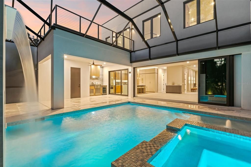 Activo con contrato: $2,199,000 (4 camas, 4 baños, 2872 Pies cuadrados)