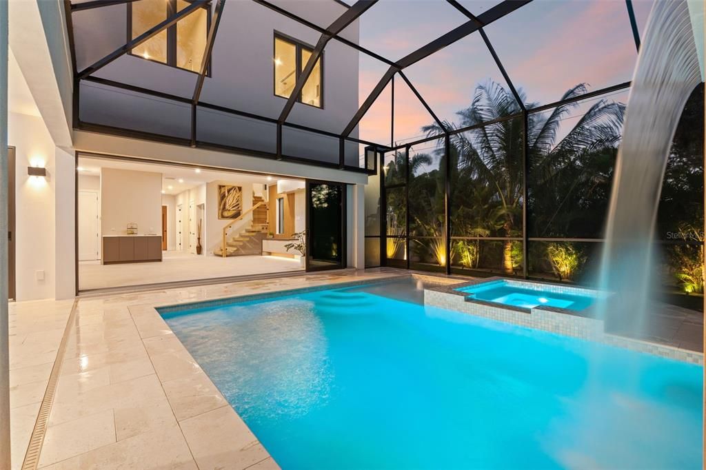 Activo con contrato: $2,199,000 (4 camas, 4 baños, 2872 Pies cuadrados)