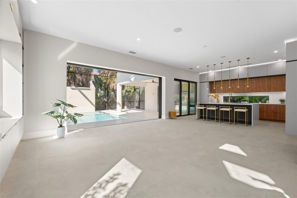 Activo con contrato: $2,199,000 (4 camas, 4 baños, 2872 Pies cuadrados)