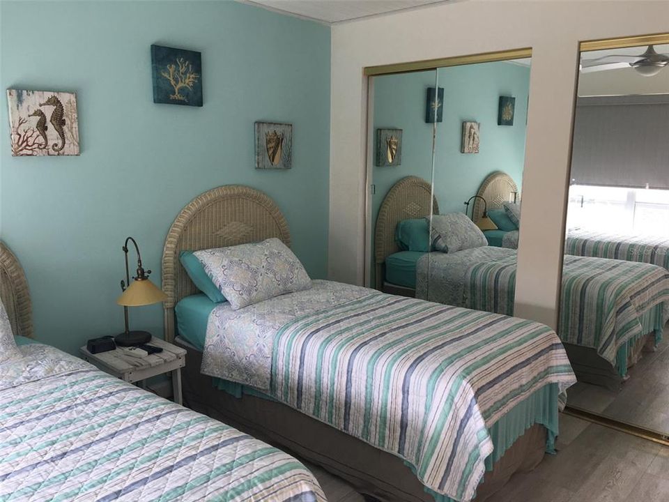 For Sale: $489,000 (2 beds, 1 baths, 1040 Square Feet)