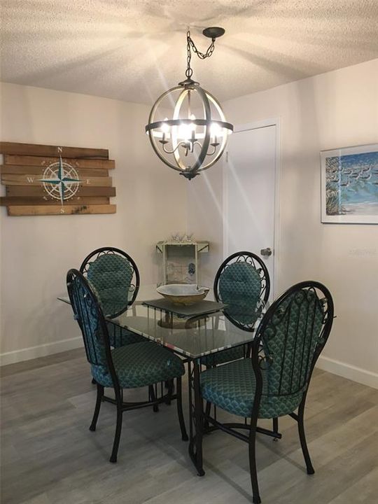 For Sale: $489,000 (2 beds, 1 baths, 1040 Square Feet)