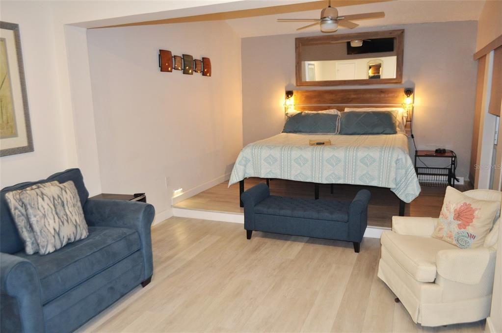 For Sale: $489,000 (2 beds, 1 baths, 1040 Square Feet)