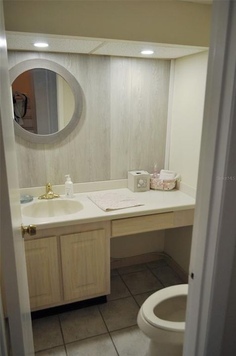 For Sale: $489,000 (2 beds, 1 baths, 1040 Square Feet)