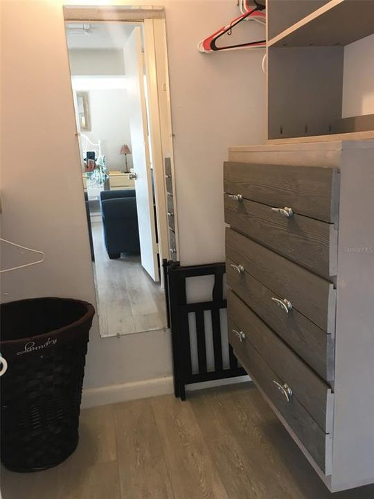 For Sale: $489,000 (2 beds, 1 baths, 1040 Square Feet)