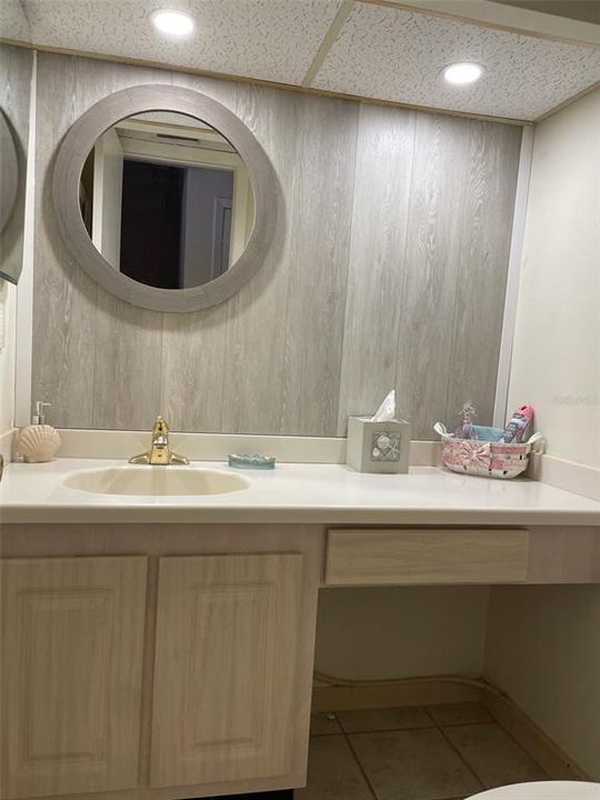 For Sale: $489,000 (2 beds, 1 baths, 1040 Square Feet)