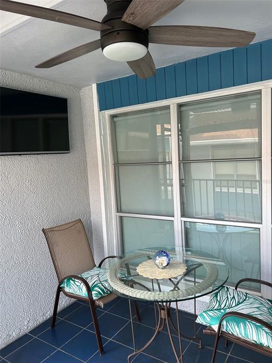 For Sale: $489,000 (2 beds, 1 baths, 1040 Square Feet)