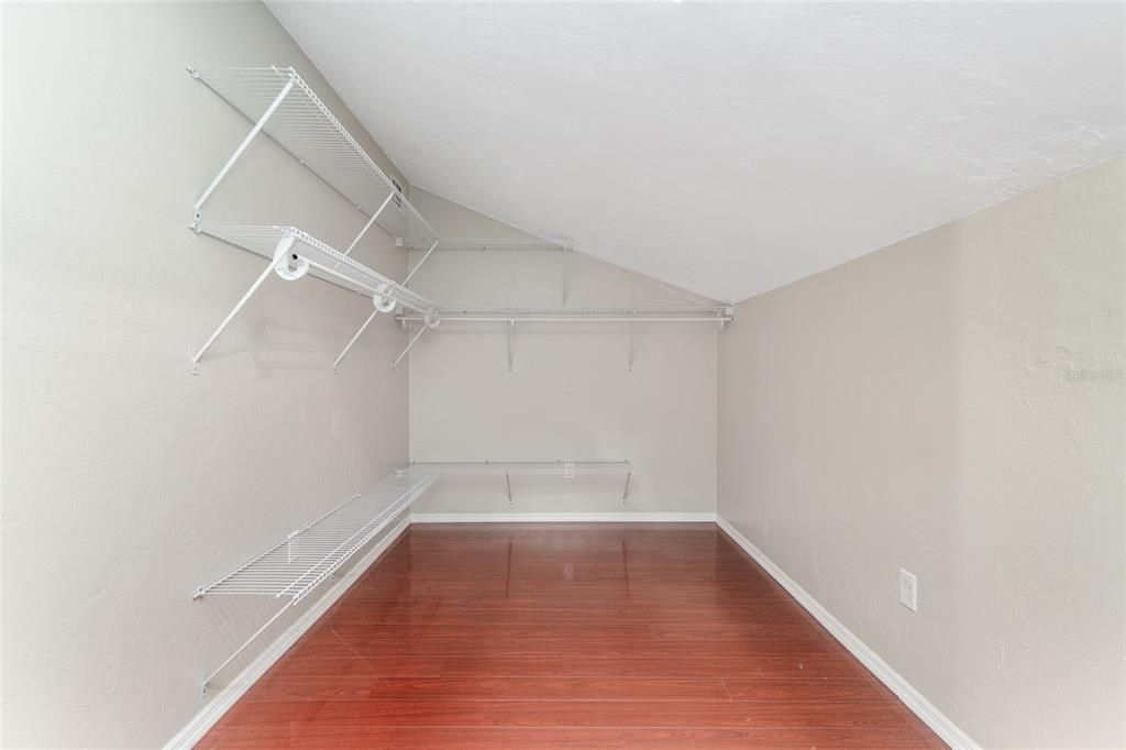 For Sale: $149,000 (2 beds, 2 baths, 1144 Square Feet)