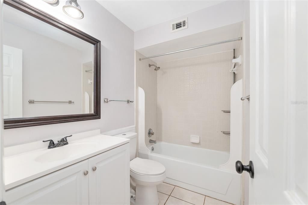 For Sale: $149,000 (2 beds, 2 baths, 1144 Square Feet)