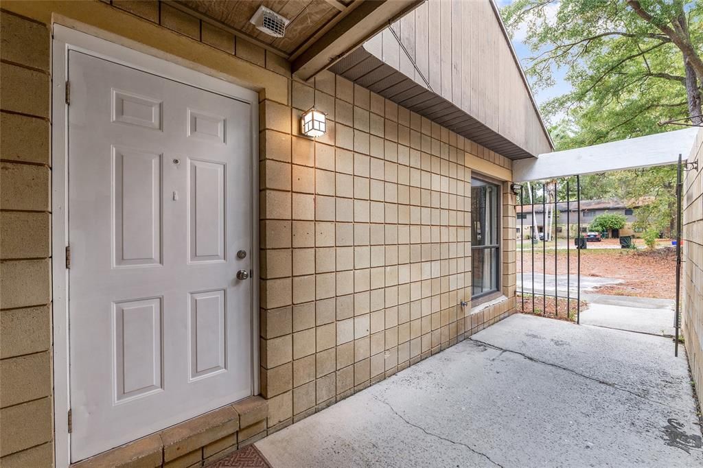 For Sale: $149,000 (2 beds, 2 baths, 1144 Square Feet)