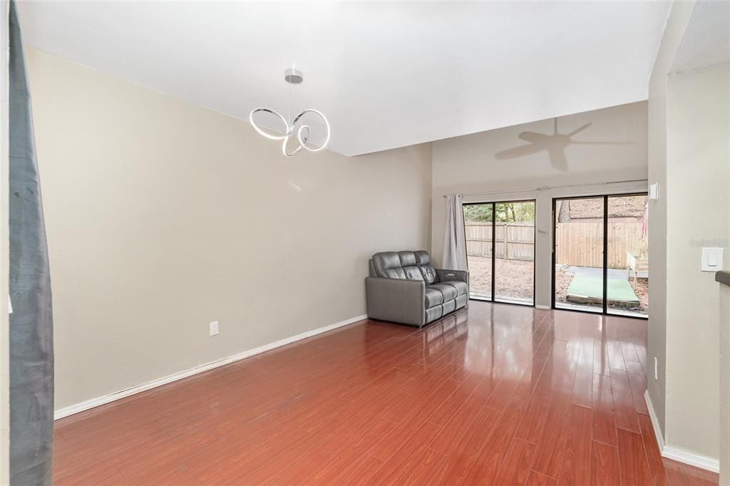 For Sale: $149,000 (2 beds, 2 baths, 1144 Square Feet)