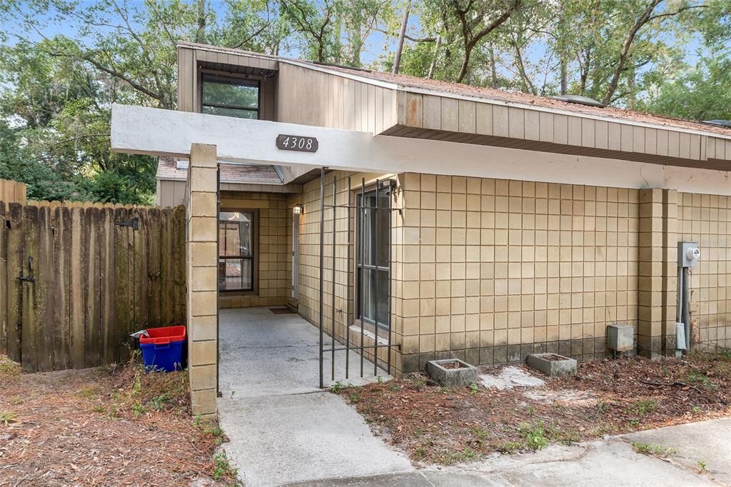 For Sale: $149,000 (2 beds, 2 baths, 1144 Square Feet)