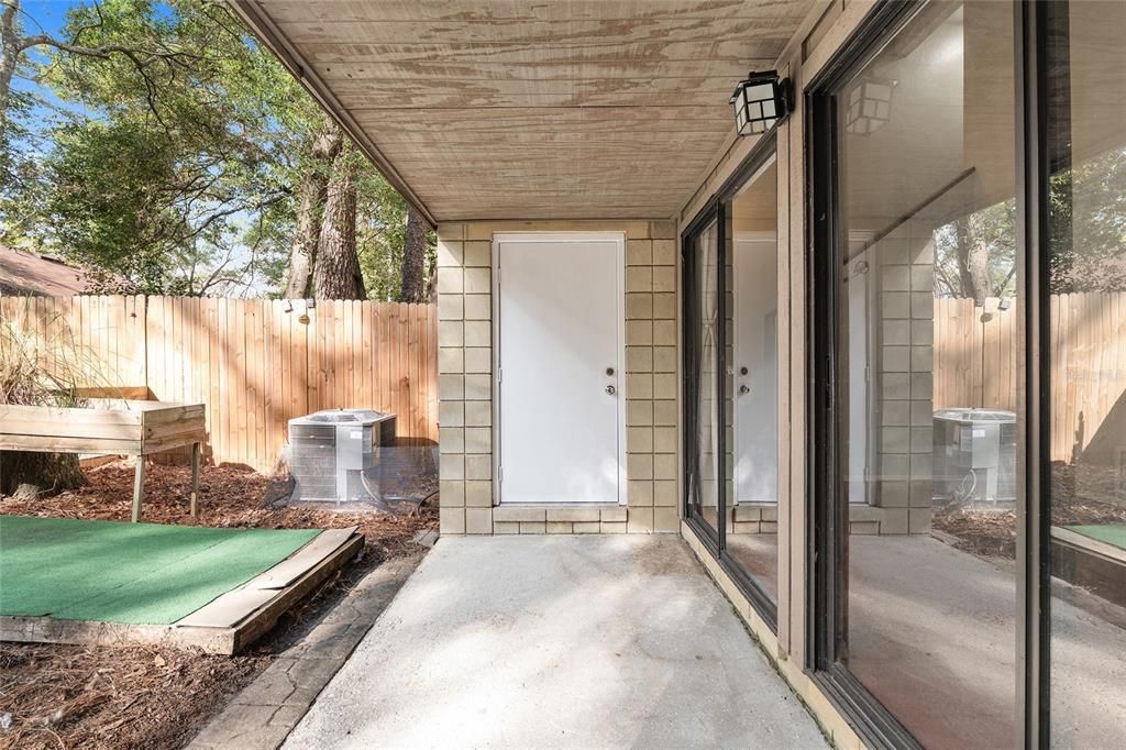 For Sale: $149,000 (2 beds, 2 baths, 1144 Square Feet)