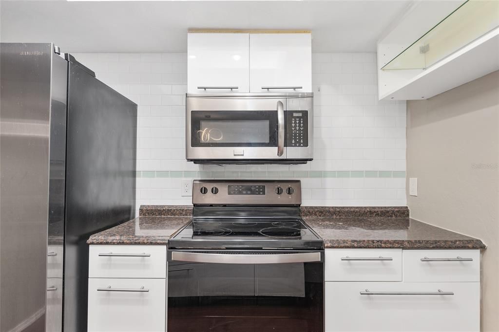 For Sale: $149,000 (2 beds, 2 baths, 1144 Square Feet)