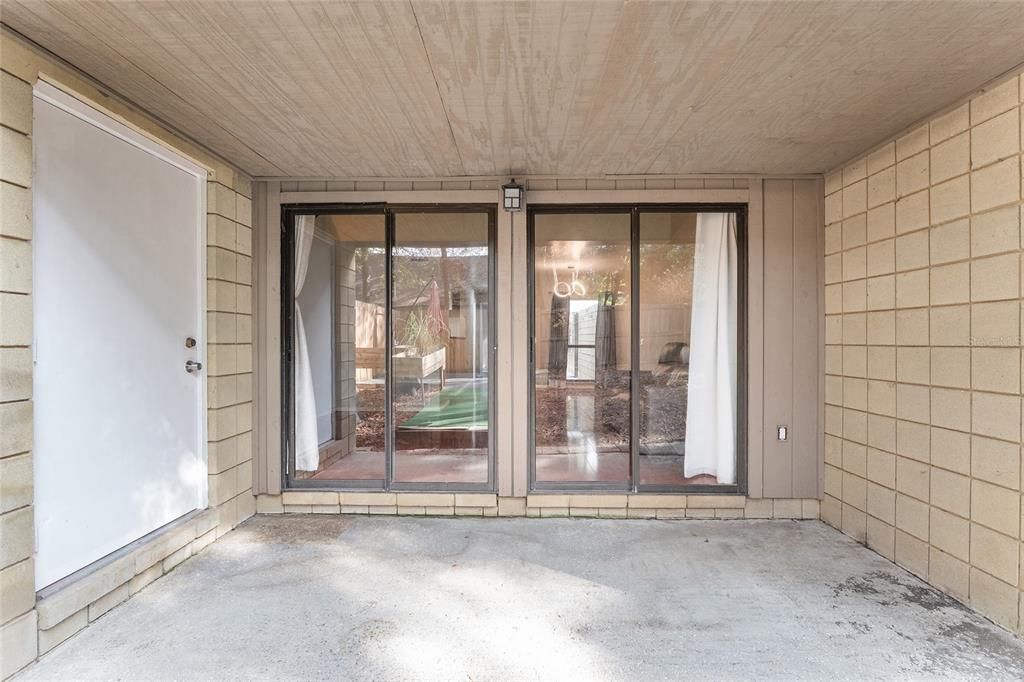 For Sale: $149,000 (2 beds, 2 baths, 1144 Square Feet)