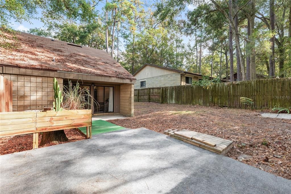 For Sale: $149,000 (2 beds, 2 baths, 1144 Square Feet)