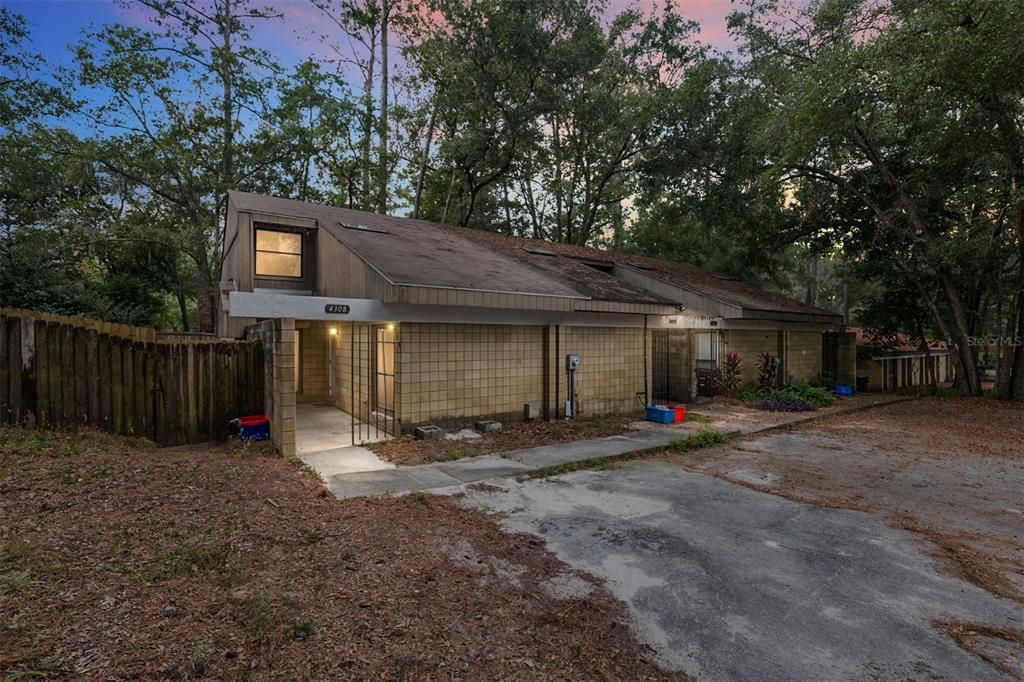 For Sale: $149,000 (2 beds, 2 baths, 1144 Square Feet)