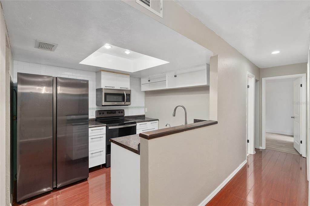 For Sale: $149,000 (2 beds, 2 baths, 1144 Square Feet)