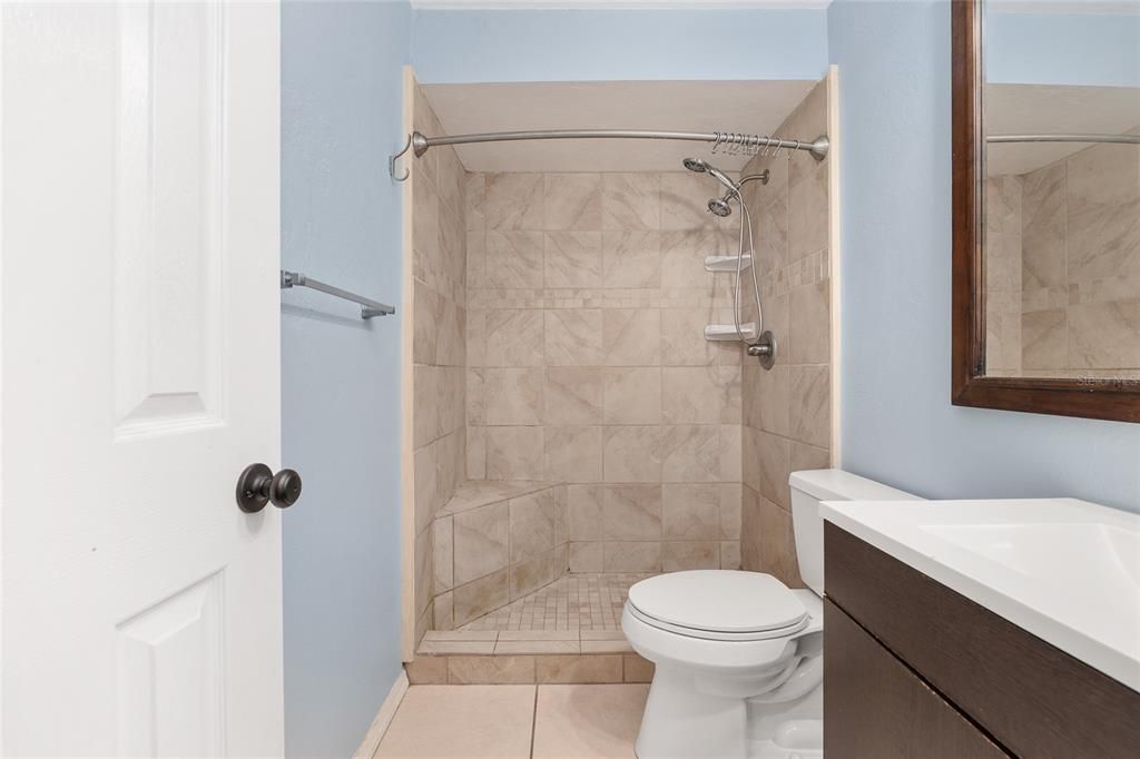 For Sale: $149,000 (2 beds, 2 baths, 1144 Square Feet)