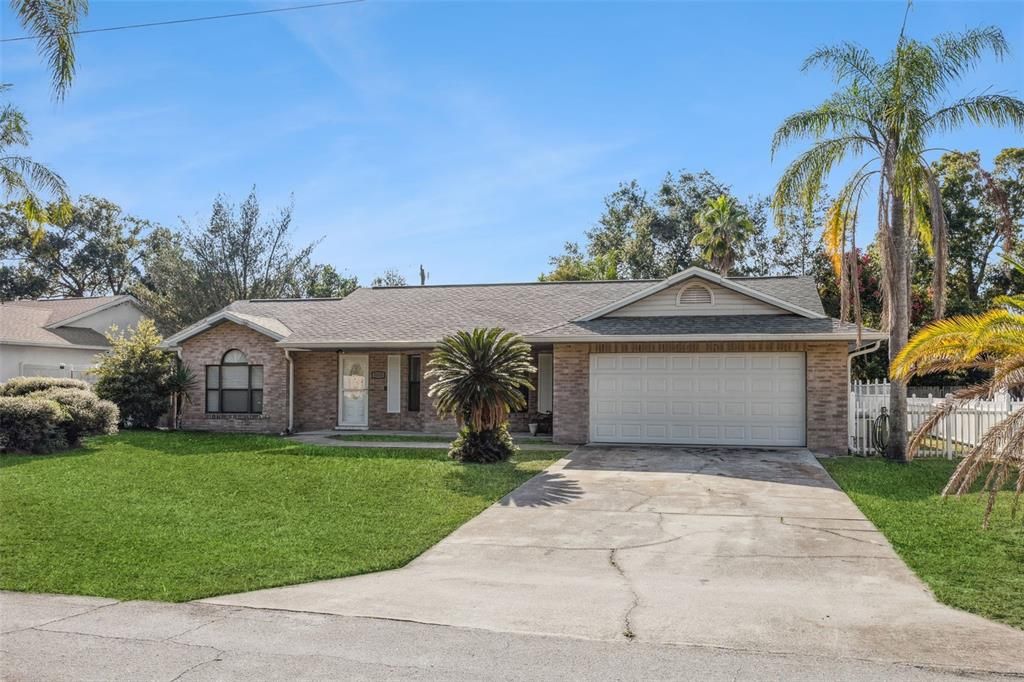 En Venta: $345,000 (4 camas, 2 baños, 1633 Pies cuadrados)