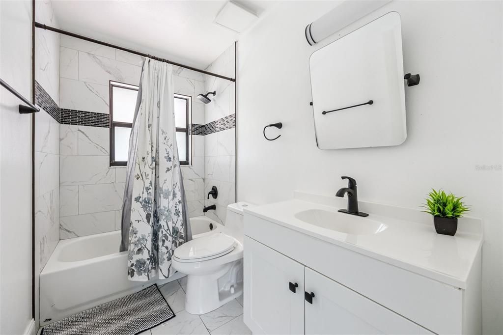 En Venta: $345,000 (4 camas, 2 baños, 1633 Pies cuadrados)