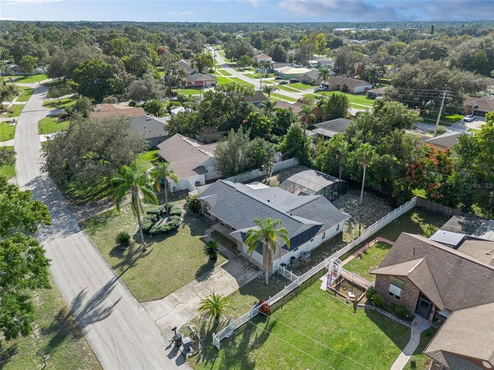 En Venta: $345,000 (4 camas, 2 baños, 1633 Pies cuadrados)