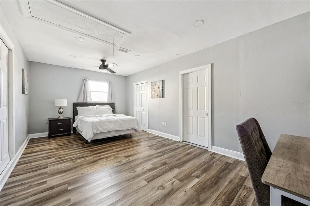 En Venta: $345,000 (4 camas, 2 baños, 1633 Pies cuadrados)