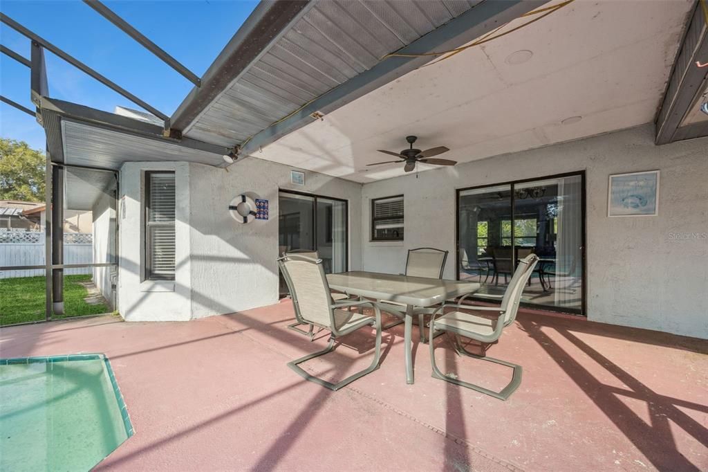 En Venta: $345,000 (4 camas, 2 baños, 1633 Pies cuadrados)