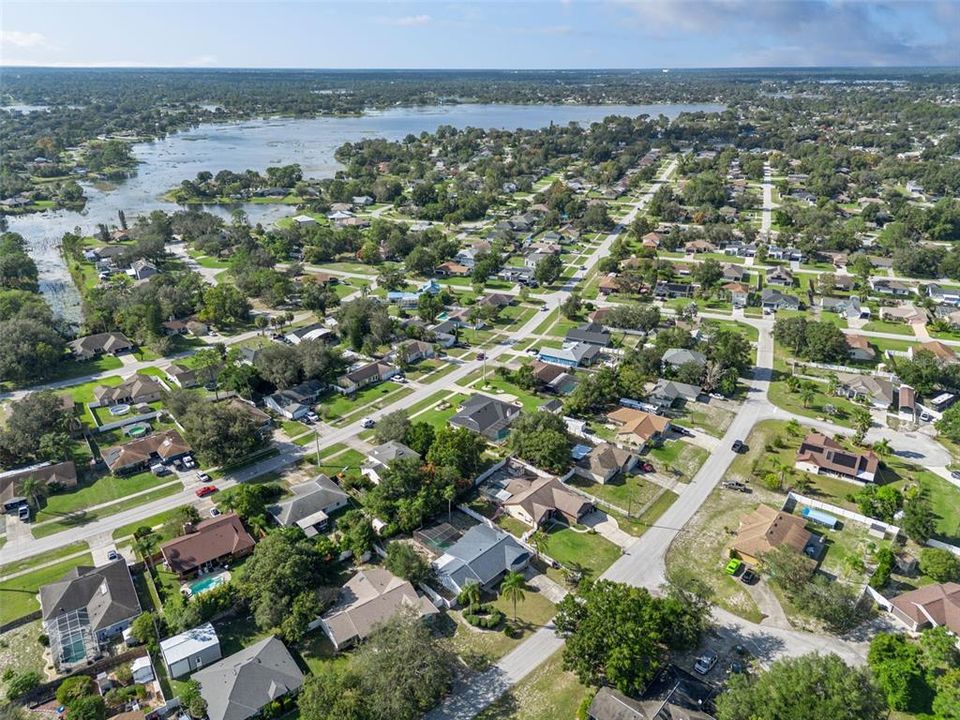 En Venta: $345,000 (4 camas, 2 baños, 1633 Pies cuadrados)