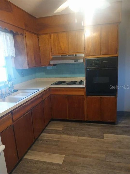 For Sale: $219,000 (3 beds, 1 baths, 1040 Square Feet)