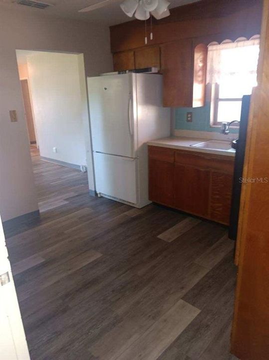 For Sale: $219,000 (3 beds, 1 baths, 1040 Square Feet)