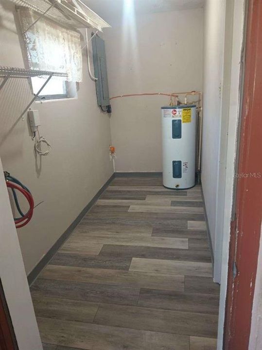 For Sale: $219,000 (3 beds, 1 baths, 1040 Square Feet)