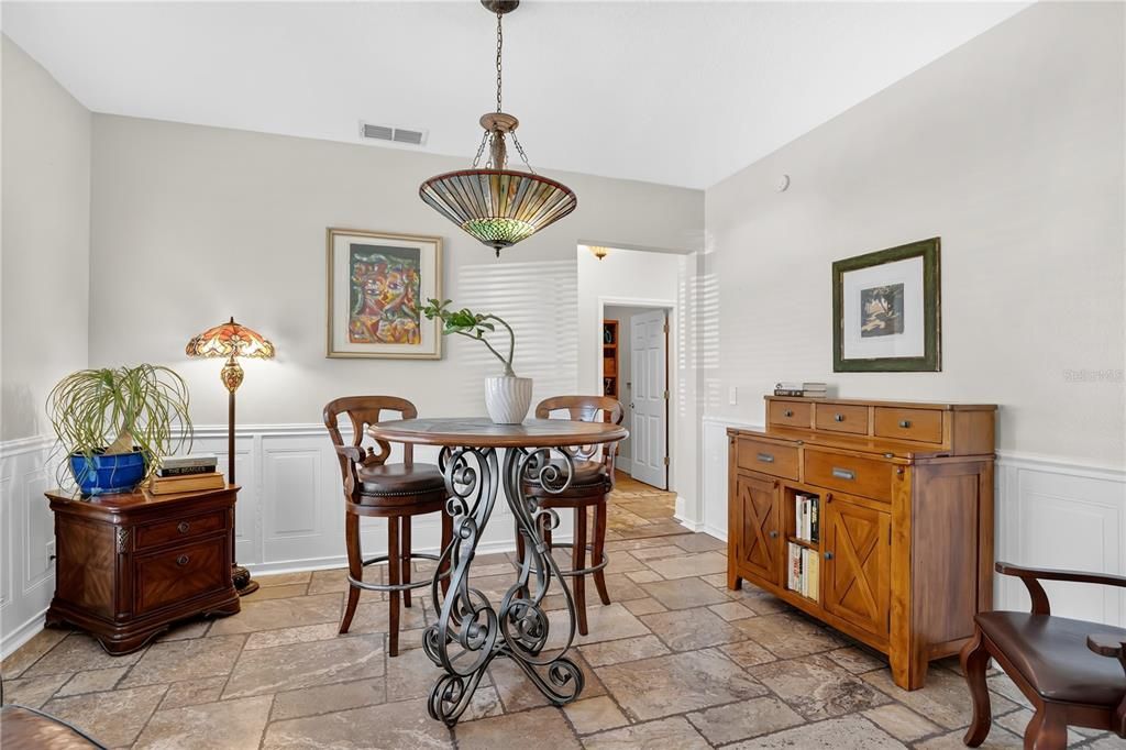 En Venta: $535,000 (4 camas, 3 baños, 2440 Pies cuadrados)