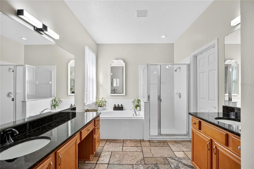 En Venta: $535,000 (4 camas, 3 baños, 2440 Pies cuadrados)