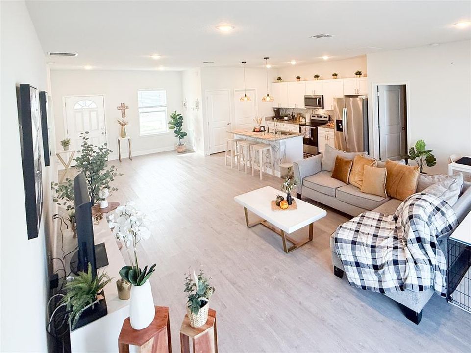 Active With Contract: $2,100 (4 beds, 2 baths, 1758 Square Feet)