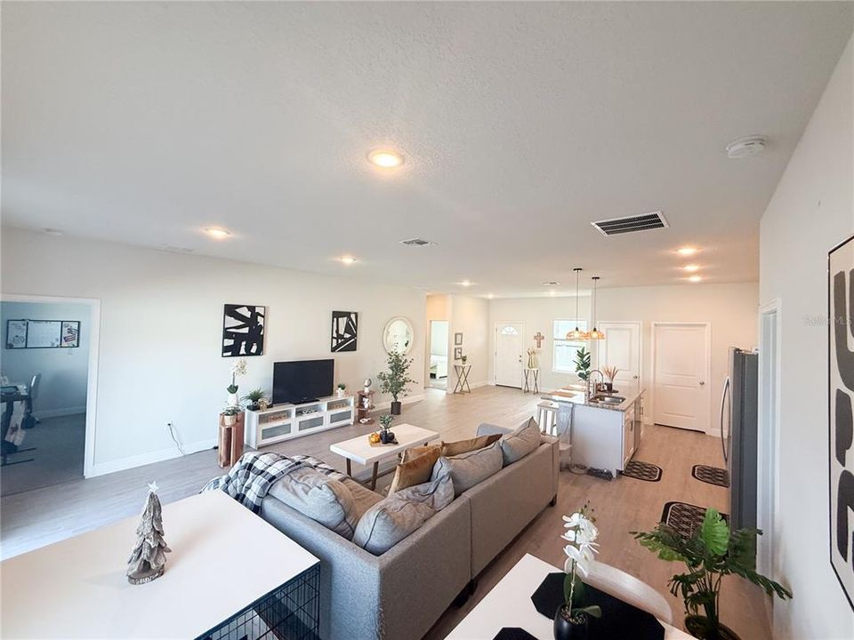 Active With Contract: $2,100 (4 beds, 2 baths, 1758 Square Feet)