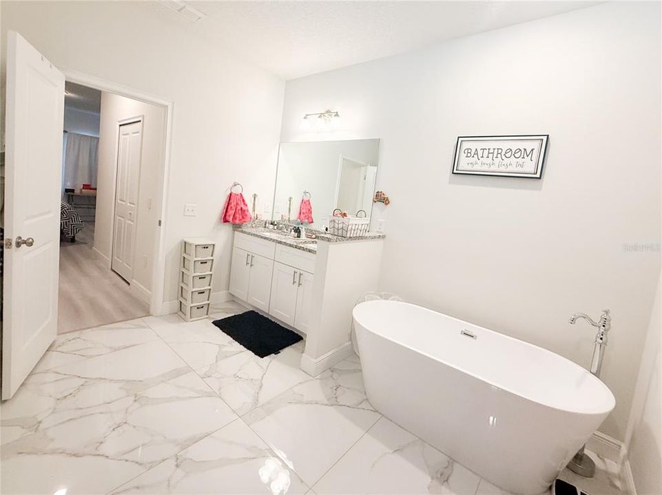 Active With Contract: $2,100 (4 beds, 2 baths, 1758 Square Feet)