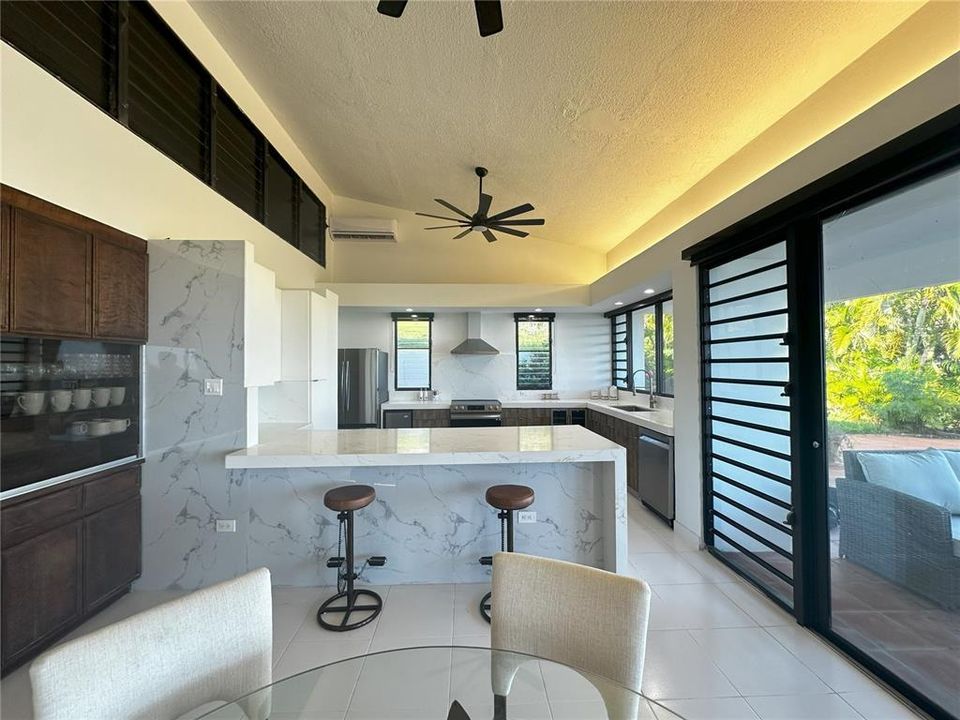 For Sale: $2,795,000 (3 beds, 2 baths, 2400 Square Feet)