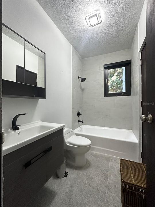 For Sale: $2,795,000 (3 beds, 2 baths, 2400 Square Feet)