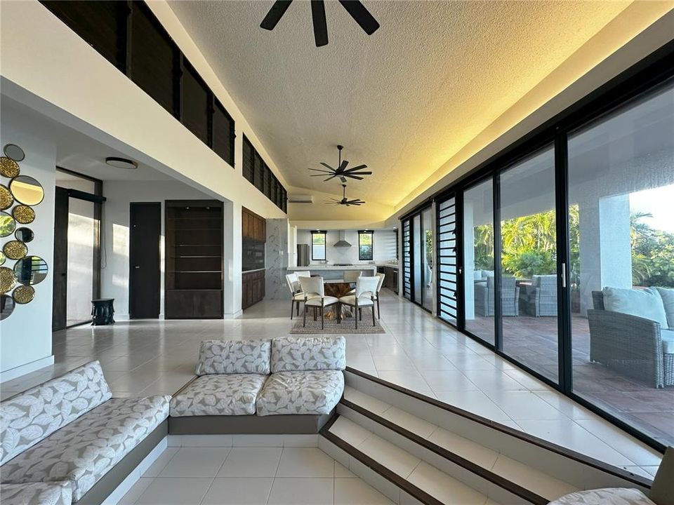 For Sale: $2,795,000 (3 beds, 2 baths, 2400 Square Feet)