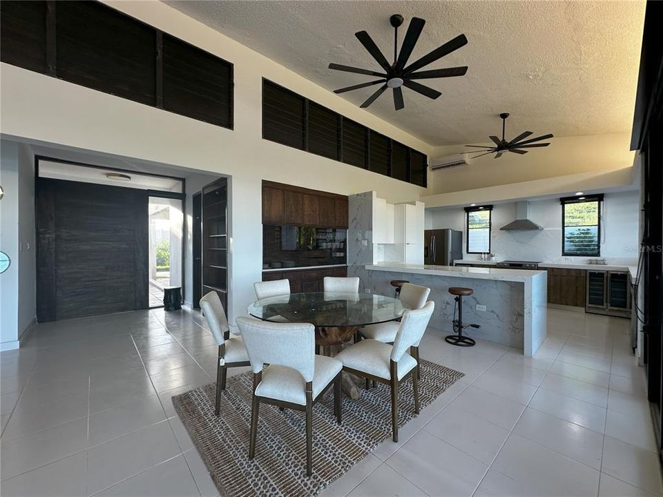 For Sale: $2,795,000 (3 beds, 2 baths, 2400 Square Feet)