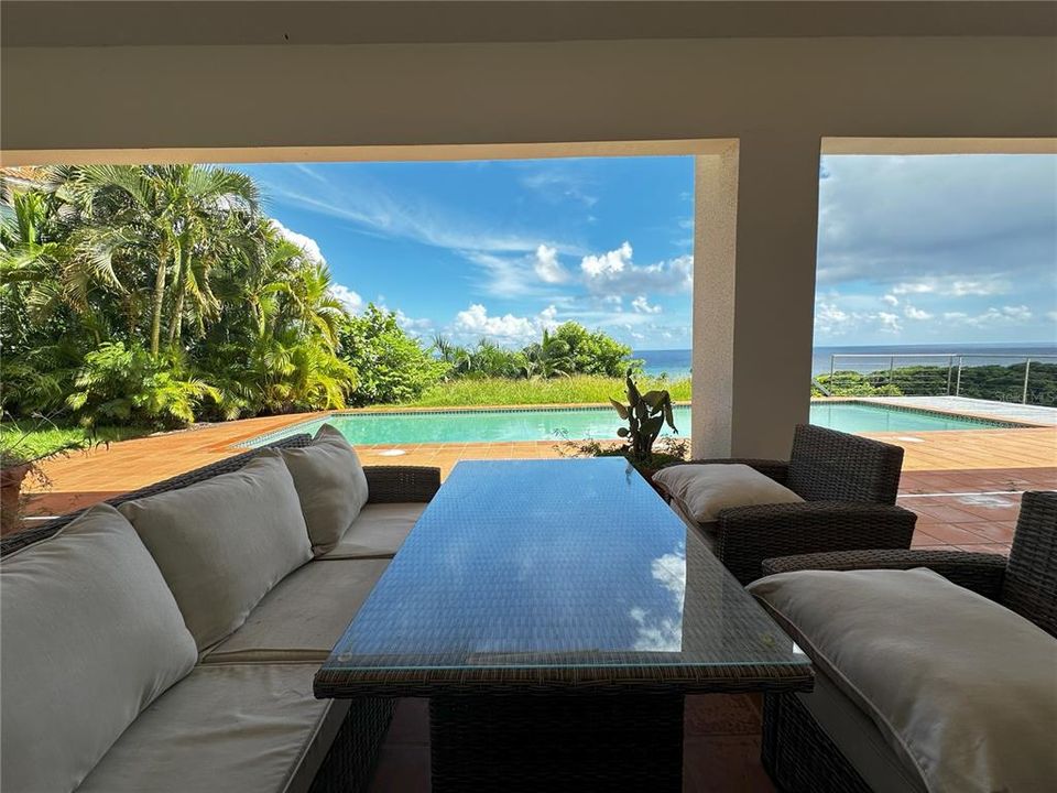 For Sale: $2,795,000 (3 beds, 2 baths, 2400 Square Feet)