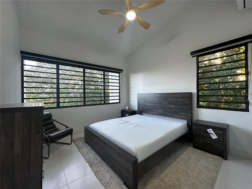 For Sale: $2,795,000 (3 beds, 2 baths, 2400 Square Feet)