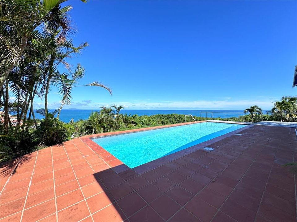 For Sale: $2,795,000 (3 beds, 2 baths, 2400 Square Feet)